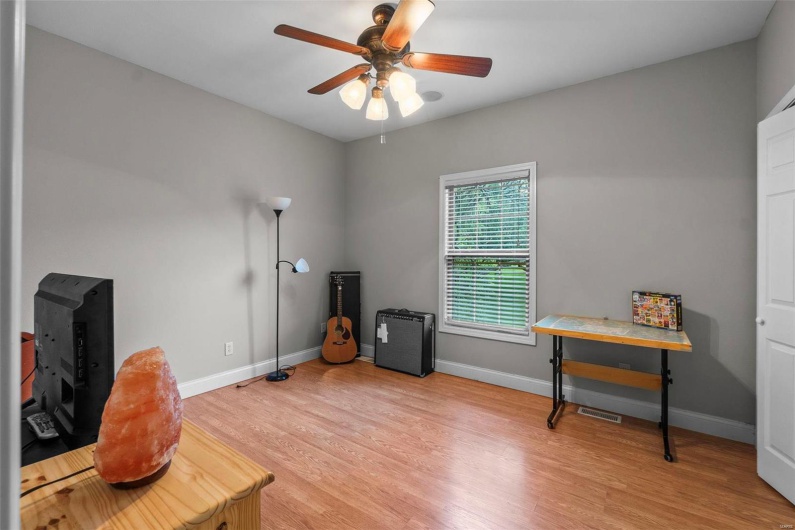 2206 Derbyshire Lane, Cape Girardeau, Missouri 63701, 6 Bedrooms Bedrooms, 10 Rooms Rooms,3 BathroomsBathrooms,Residential,For Sale,Derbyshire,MAR24043116