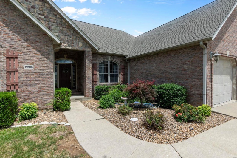 2206 Derbyshire Lane, Cape Girardeau, Missouri 63701, 6 Bedrooms Bedrooms, 10 Rooms Rooms,3 BathroomsBathrooms,Residential,For Sale,Derbyshire,MAR24043116