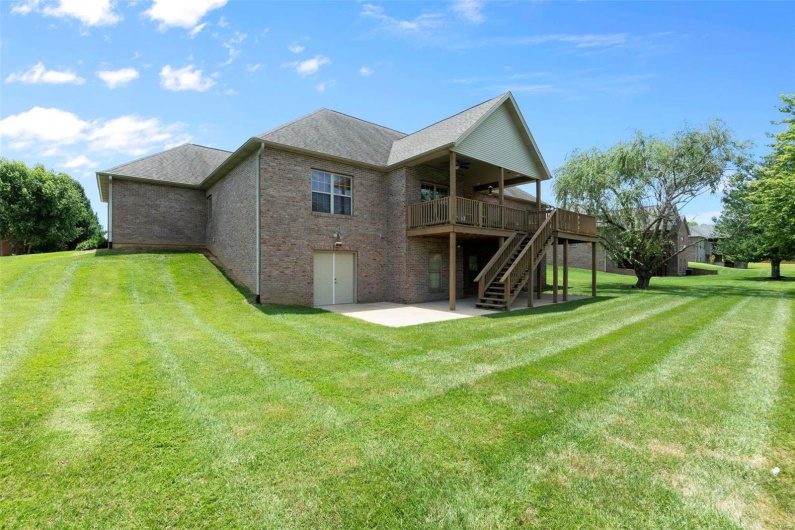 2206 Derbyshire Lane, Cape Girardeau, Missouri 63701, 6 Bedrooms Bedrooms, 10 Rooms Rooms,3 BathroomsBathrooms,Residential,For Sale,Derbyshire,MAR24043116