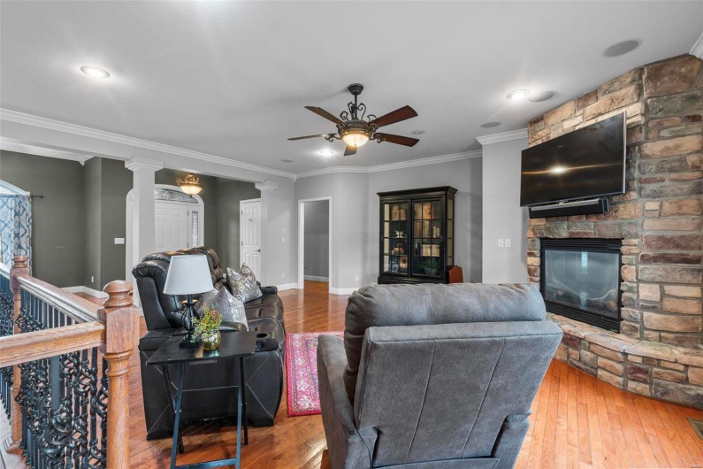2206 Derbyshire Lane, Cape Girardeau, Missouri 63701, 6 Bedrooms Bedrooms, 10 Rooms Rooms,3 BathroomsBathrooms,Residential,For Sale,Derbyshire,MAR24043116