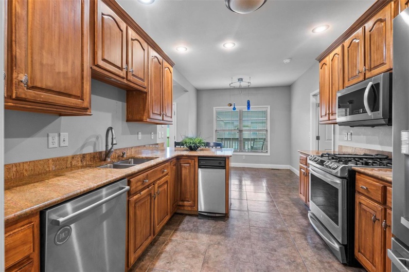 2206 Derbyshire Lane, Cape Girardeau, Missouri 63701, 6 Bedrooms Bedrooms, 10 Rooms Rooms,3 BathroomsBathrooms,Residential,For Sale,Derbyshire,MAR24043116
