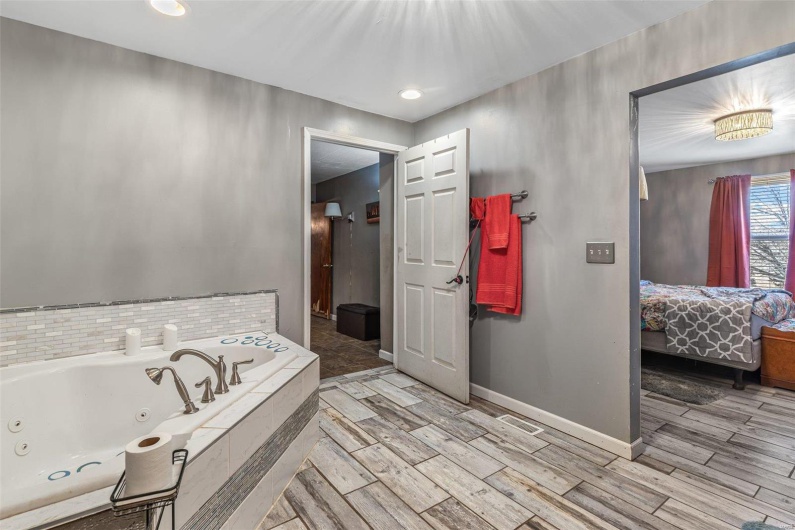 4700 Turley Mill Rd, Farmington, Missouri 63640, 3 Bedrooms Bedrooms, 5 Rooms Rooms,3 BathroomsBathrooms,Residential,For Sale,Turley Mill Rd,MAR25003536