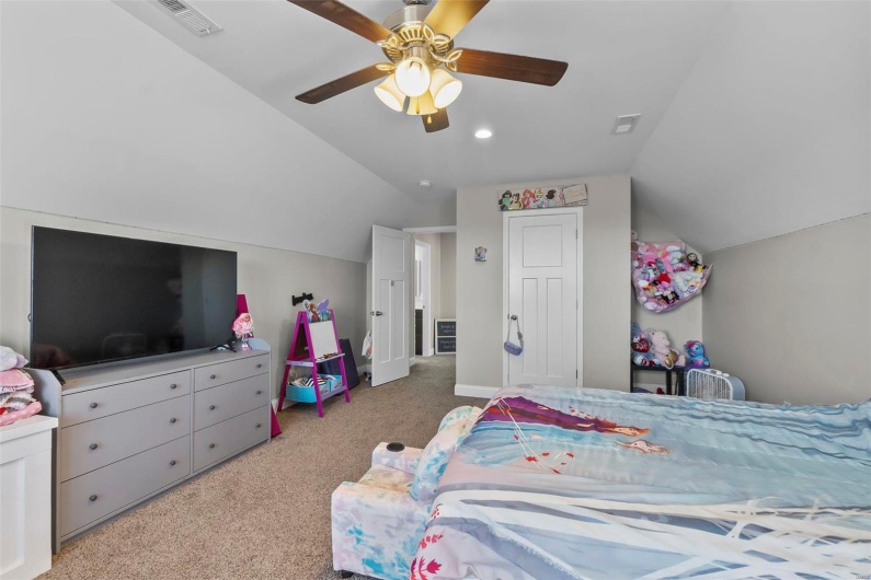 1665 Redbud Court, Perryville, Missouri 63775, 4 Bedrooms Bedrooms, 9 Rooms Rooms,2 BathroomsBathrooms,Residential,For Sale,Redbud,MAR25004874