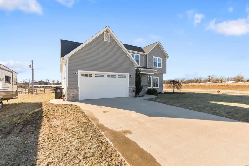 1665 Redbud Court, Perryville, Missouri 63775, 4 Bedrooms Bedrooms, 9 Rooms Rooms,2 BathroomsBathrooms,Residential,For Sale,Redbud,MAR25004874