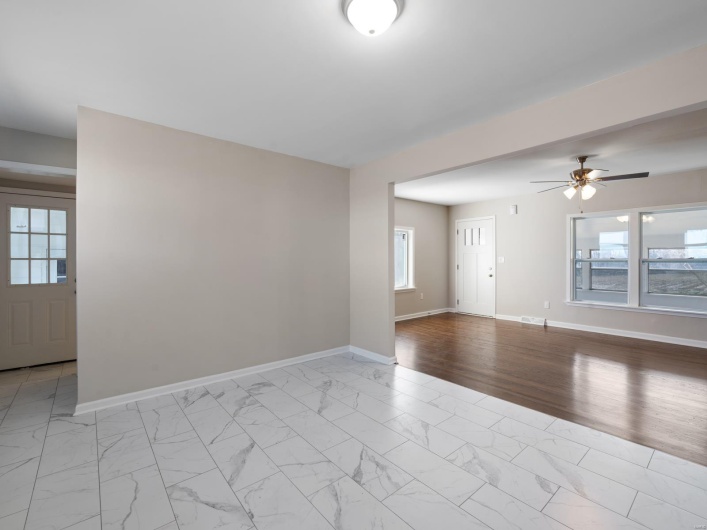 Empty room featuring ceiling fan