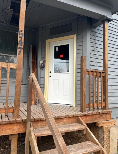 View of property entrance