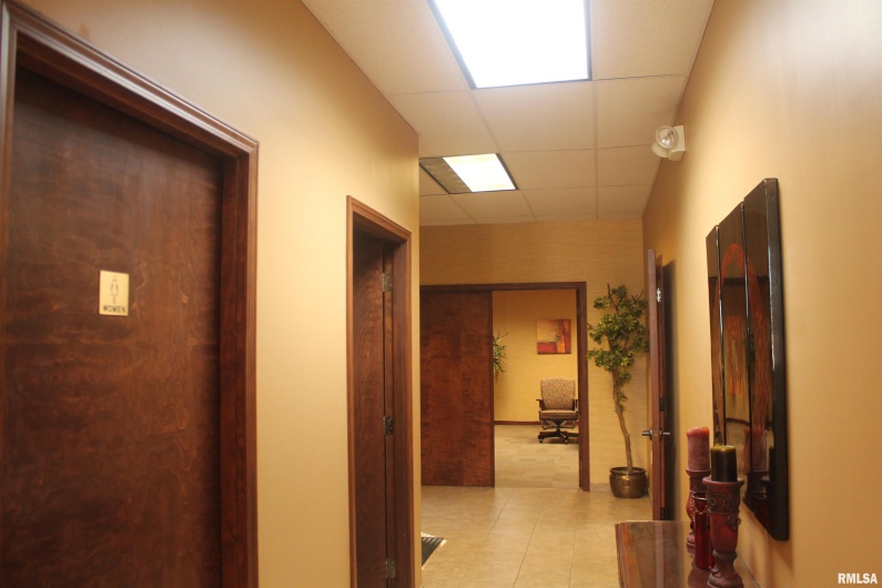 1401 FINANCIAL Drive, Carbondale, Illinois 62901, 0 , 0 ,0,Commercial Sale,For Sale,FINANCIAL,0,RMAEB454950