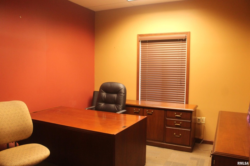 1401 FINANCIAL Drive, Carbondale, Illinois 62901, 0 , 0 ,0,Commercial Sale,For Sale,FINANCIAL,0,RMAEB454950