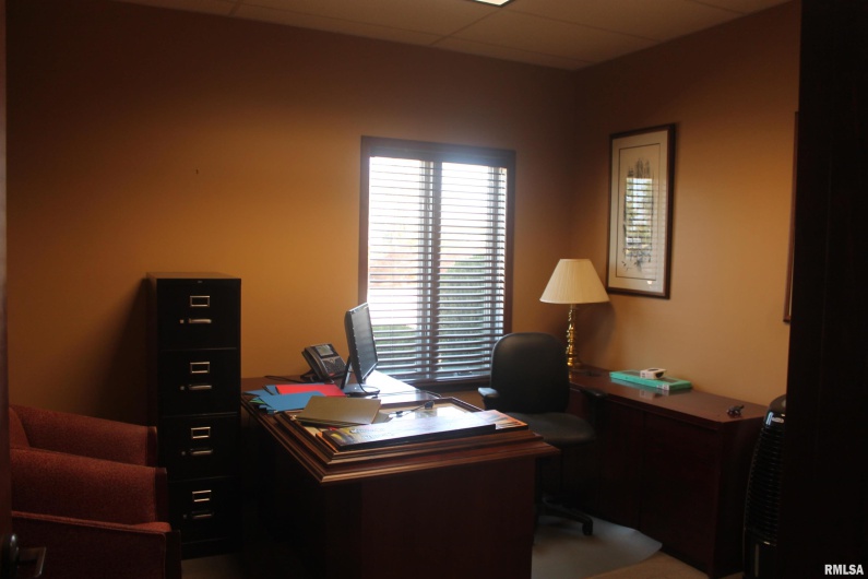 1401 FINANCIAL Drive, Carbondale, Illinois 62901, 0 , 0 ,0,Commercial Sale,For Sale,FINANCIAL,0,RMAEB454950