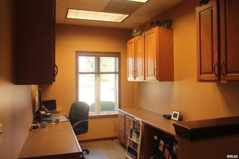 1401 FINANCIAL Drive, Carbondale, Illinois 62901, 0 , 0 ,0,Commercial Sale,For Sale,FINANCIAL,0,RMAEB454950