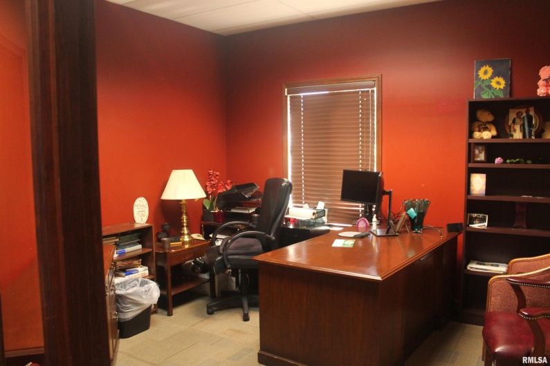 1401 FINANCIAL Drive, Carbondale, Illinois 62901, 0 , 0 ,0,Commercial Sale,For Sale,FINANCIAL,0,RMAEB454950