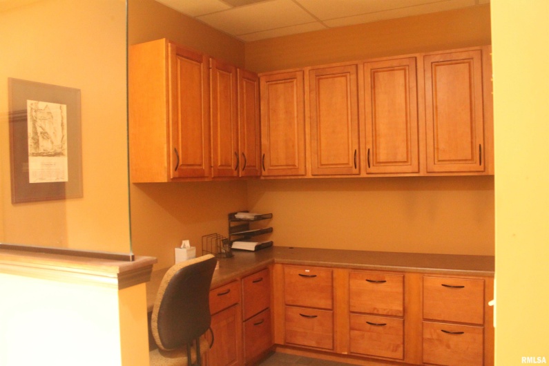 1401 FINANCIAL Drive, Carbondale, Illinois 62901, 0 , 0 ,0,Commercial Sale,For Sale,FINANCIAL,0,RMAEB454950