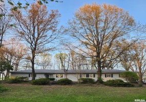 2372 LOGAN Street, Murphysboro, Illinois 62966, 4 Bedrooms Bedrooms, 0 ,3 BathroomsBathrooms,Residential,For Sale,LOGAN,0,RMAEB455163