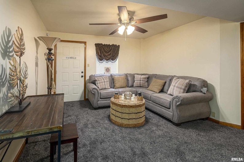 2372 LOGAN Street, Murphysboro, Illinois 62966, 4 Bedrooms Bedrooms, 0 ,3 BathroomsBathrooms,Residential,For Sale,LOGAN,0,RMAEB455163