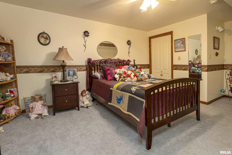 2372 LOGAN Street, Murphysboro, Illinois 62966, 4 Bedrooms Bedrooms, 0 ,3 BathroomsBathrooms,Residential,For Sale,LOGAN,0,RMAEB455163