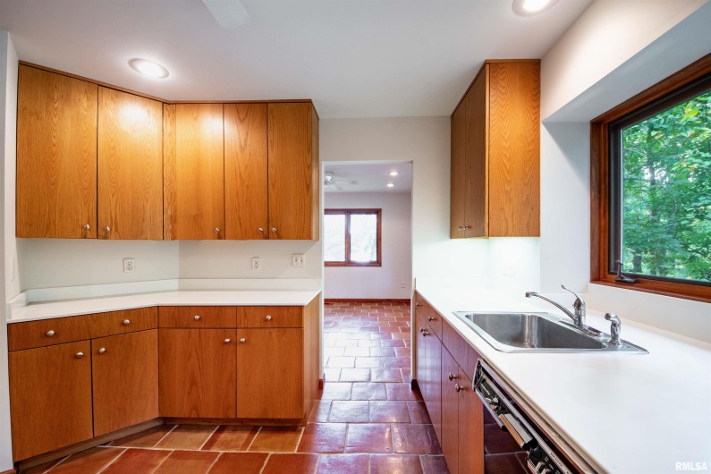 103 Loblolly Lane, Carbondale, Illinois 62902, 3 Bedrooms Bedrooms, 0 ,3 BathroomsBathrooms,Residential,For Sale,Loblolly,0,RMAQC4256173