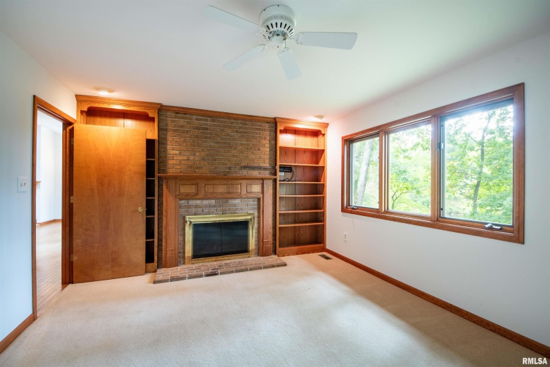 103 Loblolly Lane, Carbondale, Illinois 62902, 3 Bedrooms Bedrooms, 0 ,3 BathroomsBathrooms,Residential,For Sale,Loblolly,0,RMAQC4256173