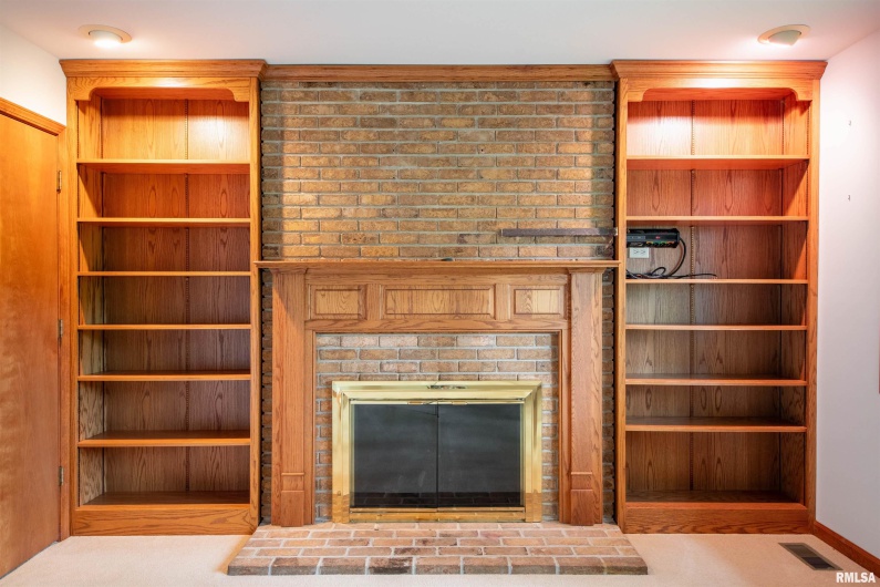 103 Loblolly Lane, Carbondale, Illinois 62902, 3 Bedrooms Bedrooms, 0 ,3 BathroomsBathrooms,Residential,For Sale,Loblolly,0,RMAQC4256173