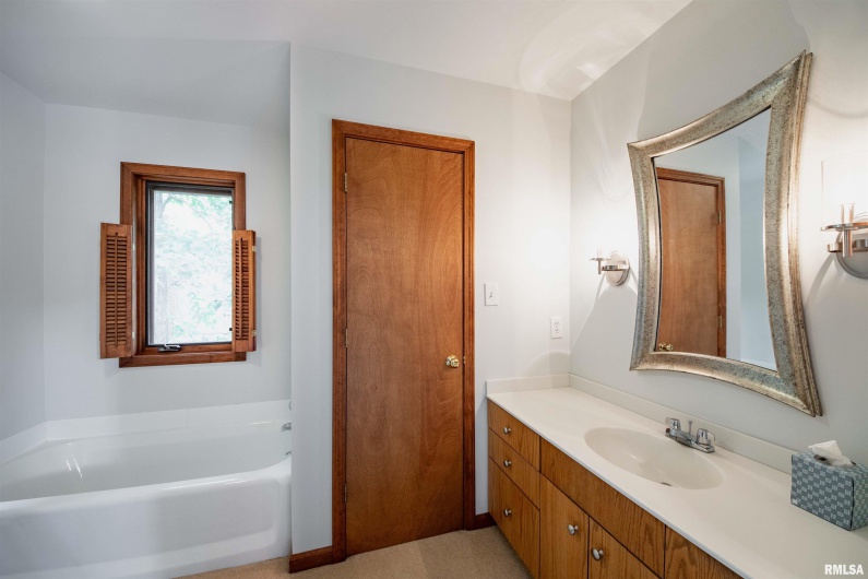 103 Loblolly Lane, Carbondale, Illinois 62902, 3 Bedrooms Bedrooms, 0 ,3 BathroomsBathrooms,Residential,For Sale,Loblolly,0,RMAQC4256173