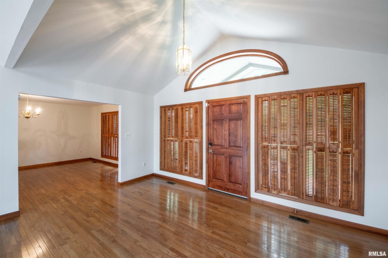 103 Loblolly Lane, Carbondale, Illinois 62902, 3 Bedrooms Bedrooms, 0 ,3 BathroomsBathrooms,Residential,For Sale,Loblolly,0,RMAQC4256173