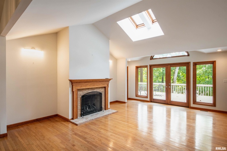 103 Loblolly Lane, Carbondale, Illinois 62902, 3 Bedrooms Bedrooms, 0 ,3 BathroomsBathrooms,Residential,For Sale,Loblolly,0,RMAQC4256173