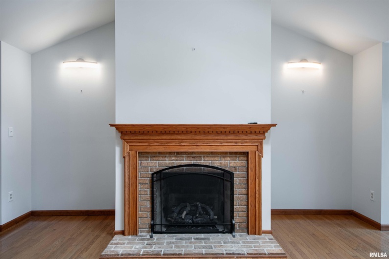 103 Loblolly Lane, Carbondale, Illinois 62902, 3 Bedrooms Bedrooms, 0 ,3 BathroomsBathrooms,Residential,For Sale,Loblolly,0,RMAQC4256173