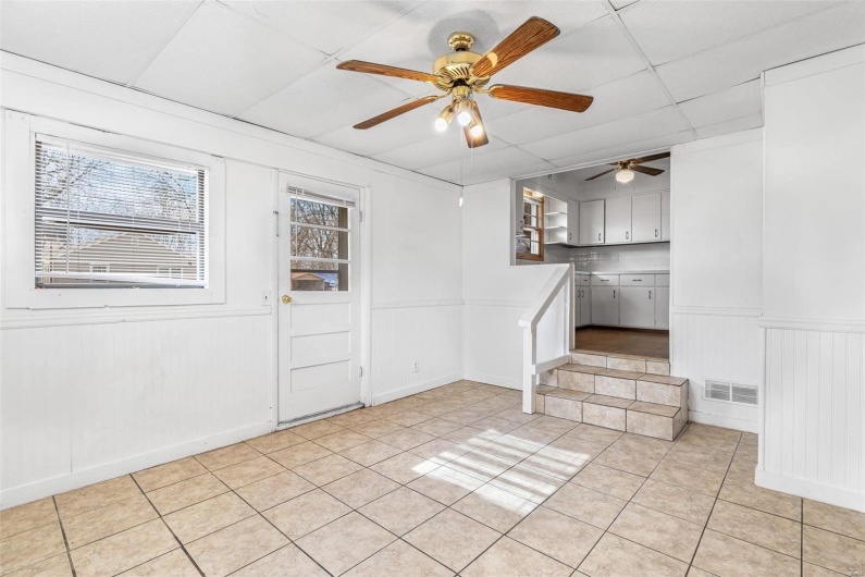 502 KREI Boulevard, Farmington, Missouri 63640, 4 Bedrooms Bedrooms, 8 Rooms Rooms,2 BathroomsBathrooms,Residential,For Sale,KREI,MAR25005014