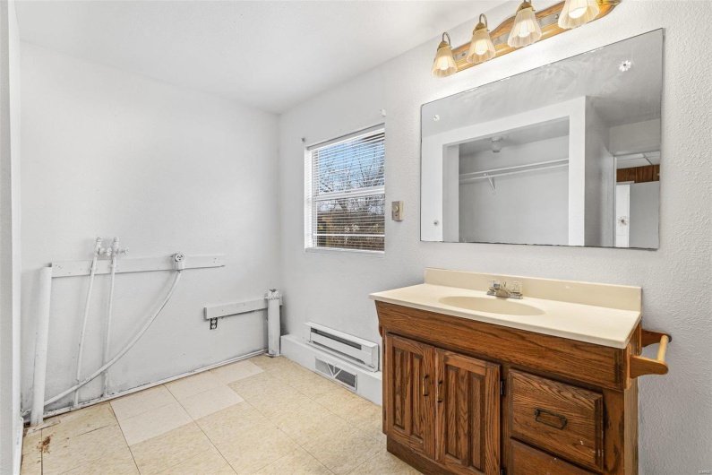 502 KREI Boulevard, Farmington, Missouri 63640, 4 Bedrooms Bedrooms, 8 Rooms Rooms,2 BathroomsBathrooms,Residential,For Sale,KREI,MAR25005014