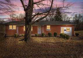 502 KREI Boulevard, Farmington, Missouri 63640, 4 Bedrooms Bedrooms, 8 Rooms Rooms,2 BathroomsBathrooms,Residential,For Sale,KREI,MAR25005014
