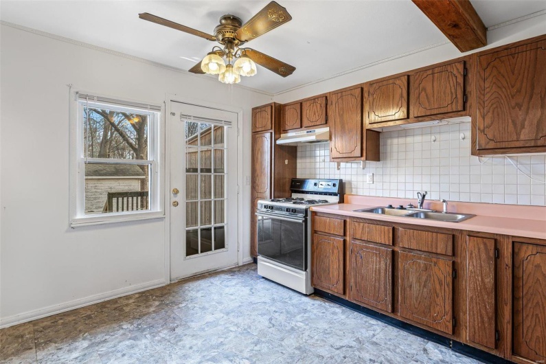 502 KREI Boulevard, Farmington, Missouri 63640, 4 Bedrooms Bedrooms, 8 Rooms Rooms,2 BathroomsBathrooms,Residential,For Sale,KREI,MAR25005014