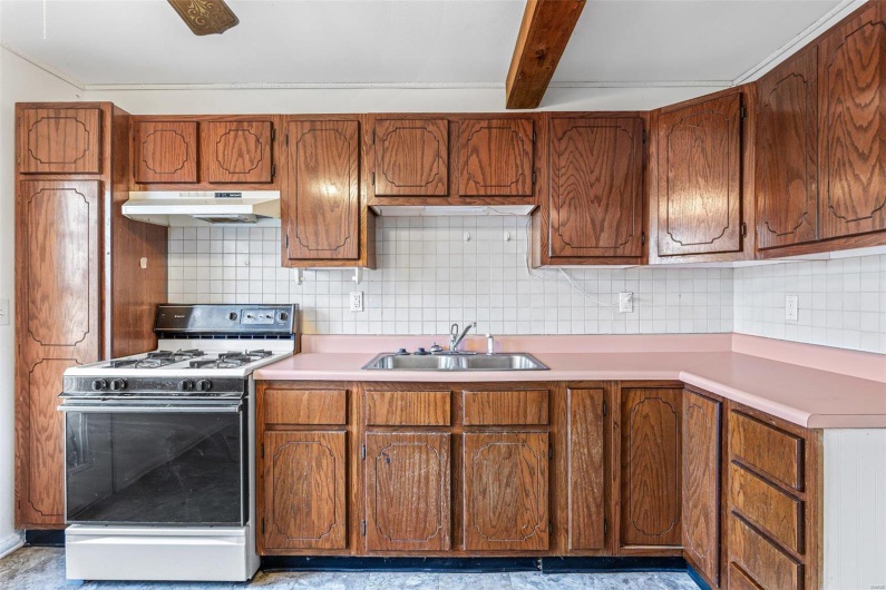 502 KREI Boulevard, Farmington, Missouri 63640, 4 Bedrooms Bedrooms, 8 Rooms Rooms,2 BathroomsBathrooms,Residential,For Sale,KREI,MAR25005014