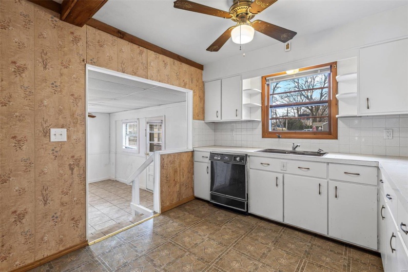 502 KREI Boulevard, Farmington, Missouri 63640, 4 Bedrooms Bedrooms, 8 Rooms Rooms,2 BathroomsBathrooms,Residential,For Sale,KREI,MAR25005014