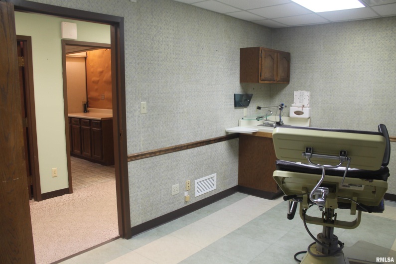 1235 CEDAR Court, Carbondale, Illinois 62901, 0 , 0 ,0,Commercial Sale,For Sale,CEDAR,0,RMAEB455492