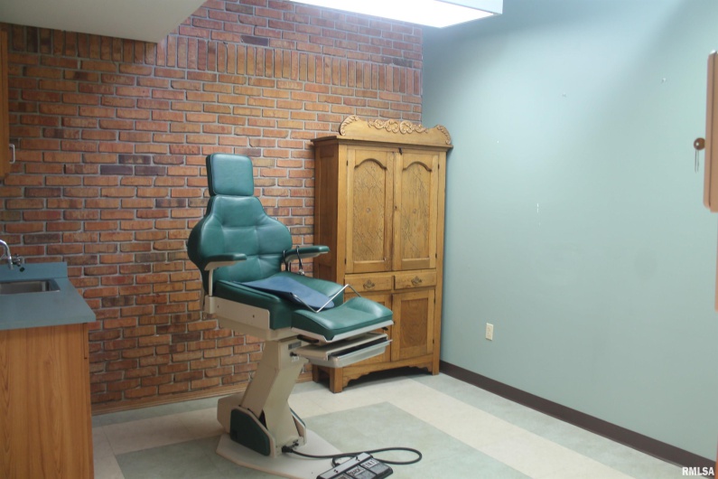 1235 CEDAR Court, Carbondale, Illinois 62901, 0 , 0 ,0,Commercial Sale,For Sale,CEDAR,0,RMAEB455492