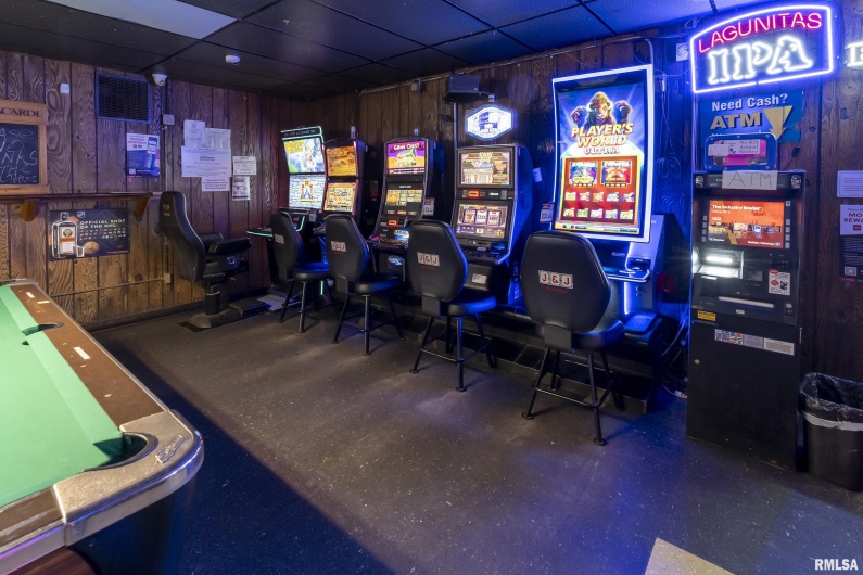 101 MONROE Street, Carbondale, Illinois 62901, 0 , 0 ,0,Commercial Sale,For Sale,MONROE,0,RMAEB455473