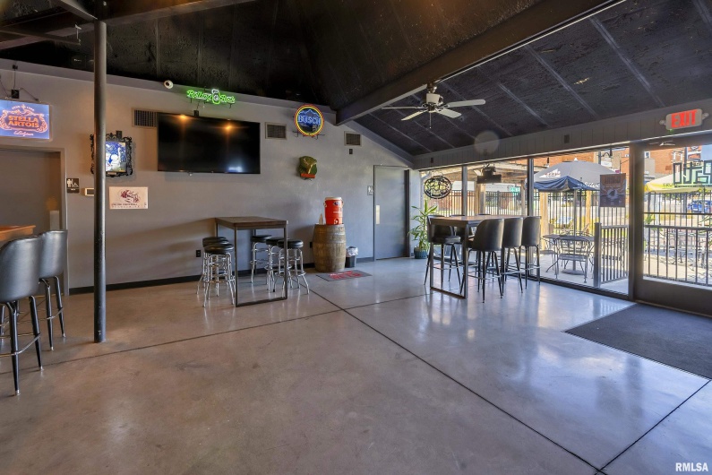 101 MONROE Street, Carbondale, Illinois 62901, 0 , 0 ,0,Commercial Sale,For Sale,MONROE,0,RMAEB455473