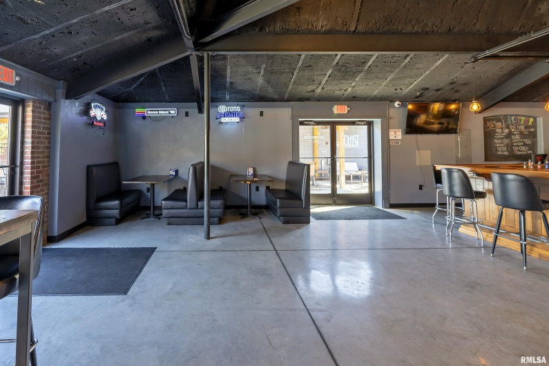 101 MONROE Street, Carbondale, Illinois 62901, 0 , 0 ,0,Commercial Sale,For Sale,MONROE,0,RMAEB455473