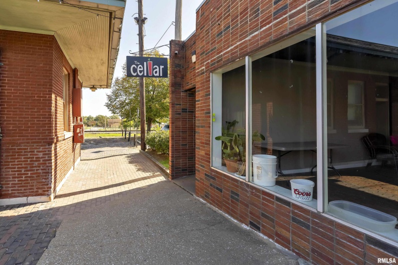 101 MONROE Street, Carbondale, Illinois 62901, 0 , 0 ,0,Commercial Sale,For Sale,MONROE,0,RMAEB455473