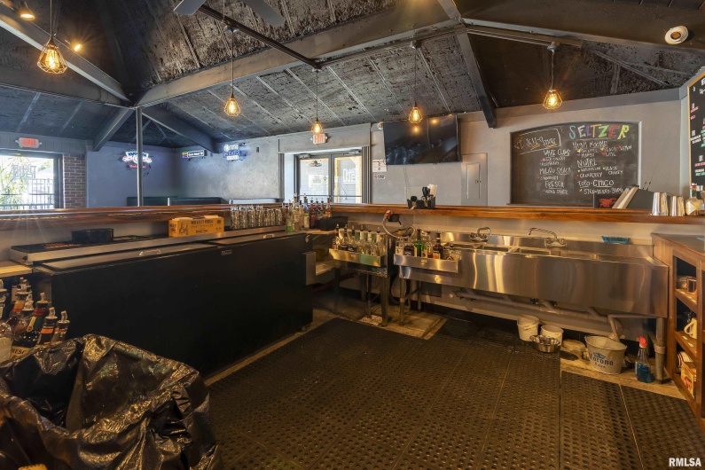 101 MONROE Street, Carbondale, Illinois 62901, 0 , 0 ,0,Commercial Sale,For Sale,MONROE,0,RMAEB455473