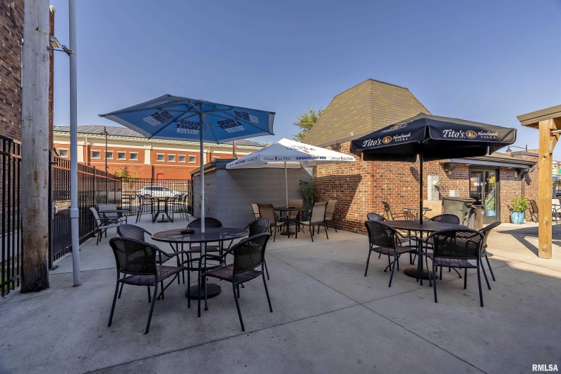 101 MONROE Street, Carbondale, Illinois 62901, 0 , 0 ,0,Commercial Sale,For Sale,MONROE,0,RMAEB455473