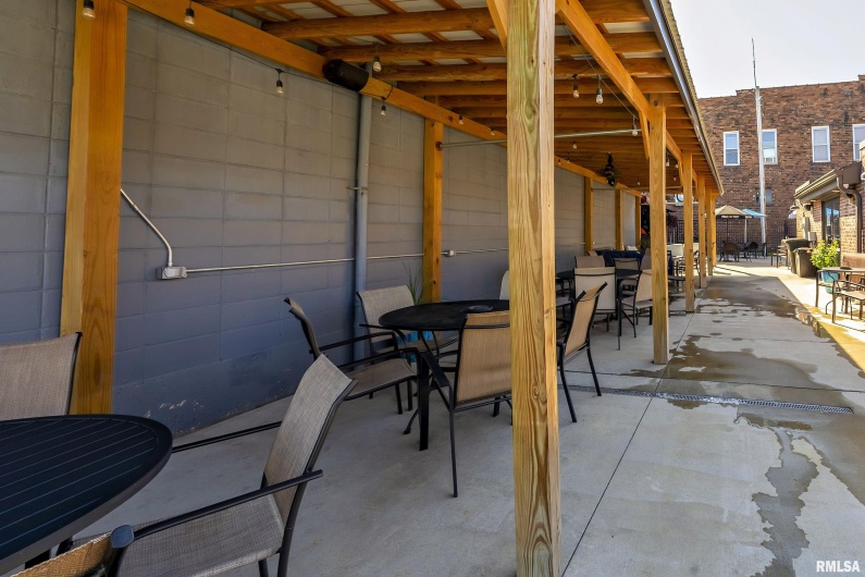 101 MONROE Street, Carbondale, Illinois 62901, 0 , 0 ,0,Commercial Sale,For Sale,MONROE,0,RMAEB455473