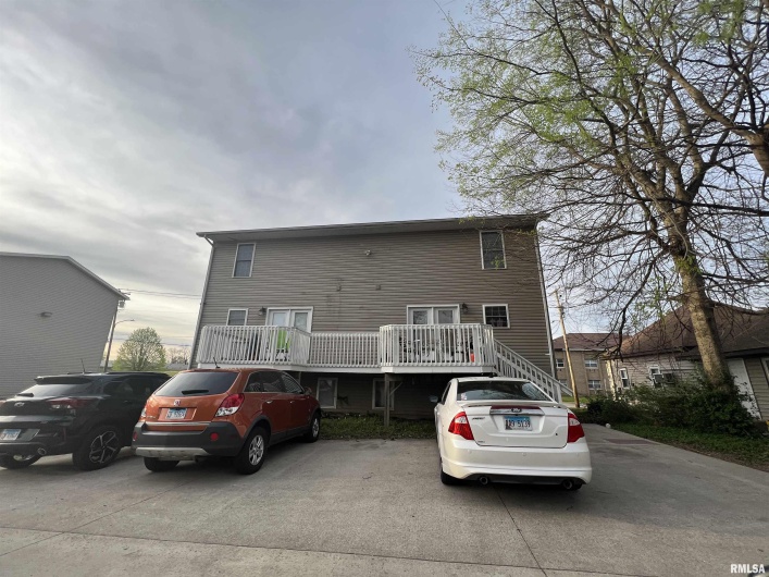 305 & 307 MILL Street, Carbondale, Illinois 62901, 0 , 0 ,0,Residential Income,For Sale,MILL,0,RMAEB455647