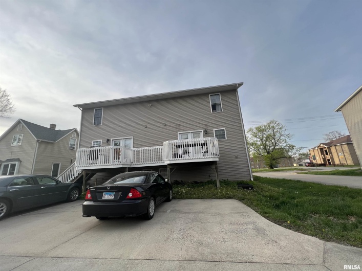 305 & 307 MILL Street, Carbondale, Illinois 62901, 0 , 0 ,0,Residential Income,For Sale,MILL,0,RMAEB455647