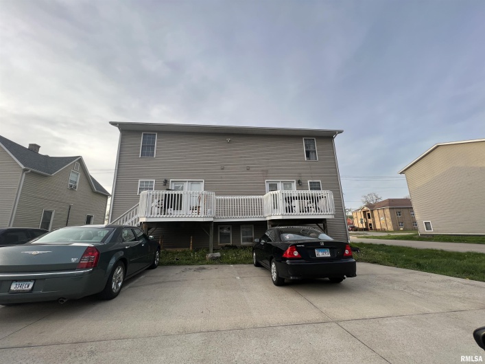 305 & 307 MILL Street, Carbondale, Illinois 62901, 0 , 0 ,0,Residential Income,For Sale,MILL,0,RMAEB455647