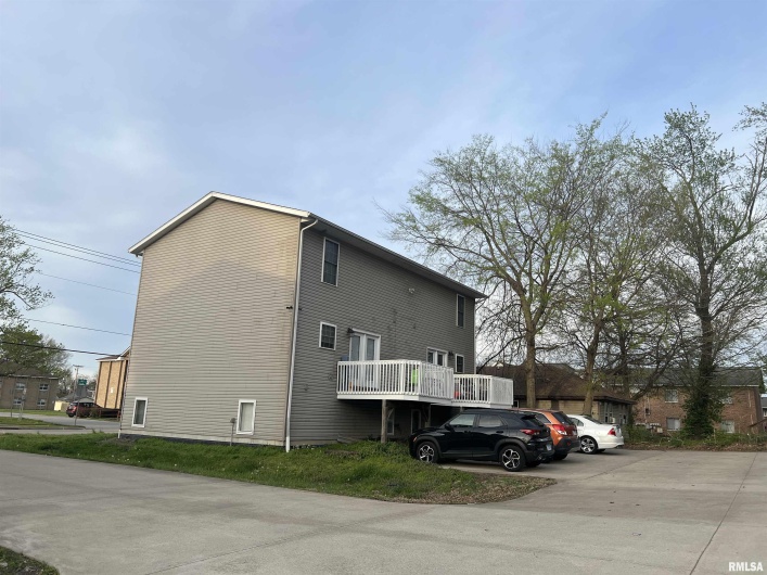 305 & 307 MILL Street, Carbondale, Illinois 62901, 0 , 0 ,0,Residential Income,For Sale,MILL,0,RMAEB455647