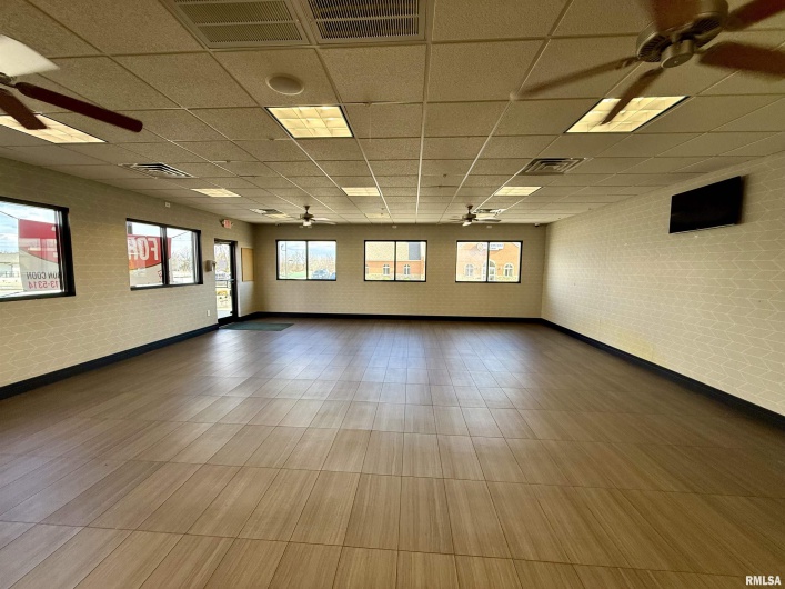 108 BROADWAY, Goreville, Illinois 62939, 0 , 0 ,0,Commercial Sale,For Sale,BROADWAY,0,RMAQC4258004