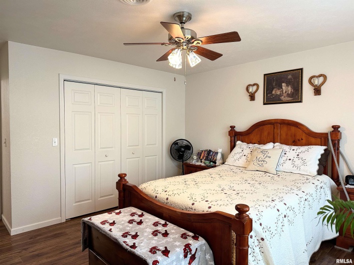 104 TOWNHOUSE Drive, Cambria, Illinois 62915, 3 Bedrooms Bedrooms, 0 ,2 BathroomsBathrooms,Residential,For Sale,TOWNHOUSE,0,RMAEB455685