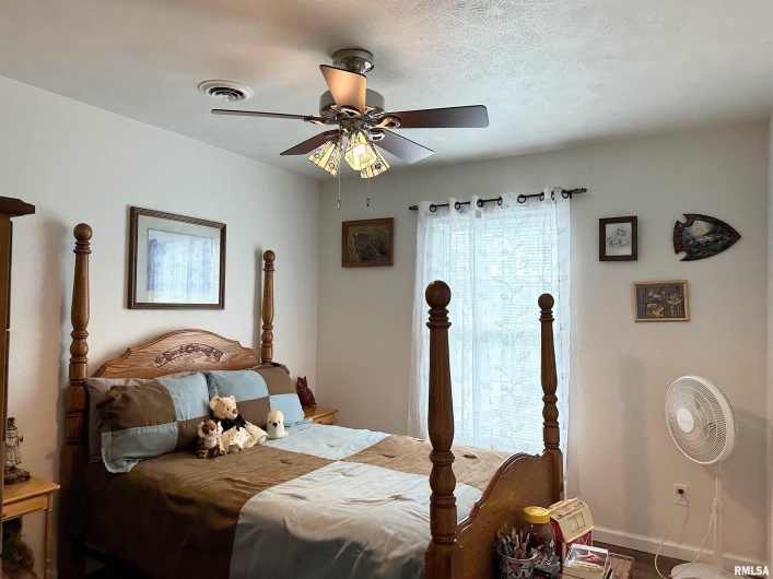 104 TOWNHOUSE Drive, Cambria, Illinois 62915, 3 Bedrooms Bedrooms, 0 ,2 BathroomsBathrooms,Residential,For Sale,TOWNHOUSE,0,RMAEB455685