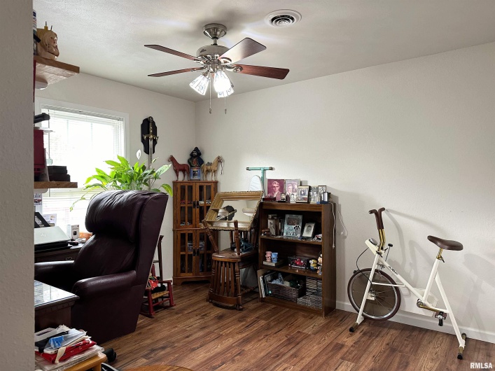 104 TOWNHOUSE Drive, Cambria, Illinois 62915, 3 Bedrooms Bedrooms, 0 ,2 BathroomsBathrooms,Residential,For Sale,TOWNHOUSE,0,RMAEB455685