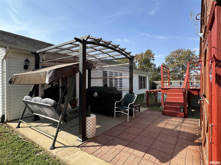104 TOWNHOUSE Drive, Cambria, Illinois 62915, 3 Bedrooms Bedrooms, 0 ,2 BathroomsBathrooms,Residential,For Sale,TOWNHOUSE,0,RMAEB455685